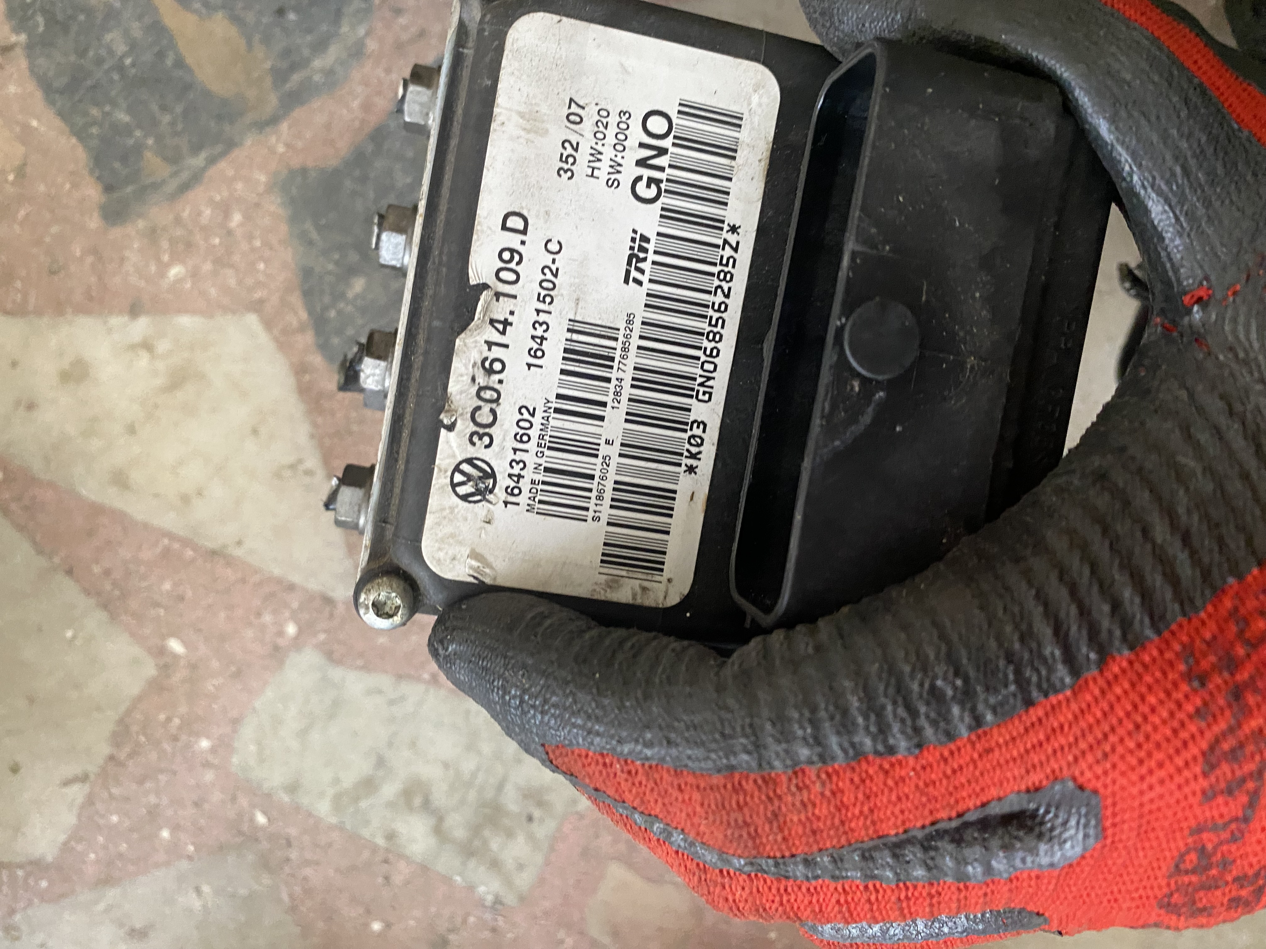 VW PASSAT ABS POMPA BEYNİ 3C0614109D  16431602  16431502C  6098151